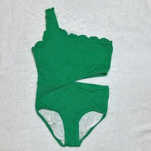 EUC Green One-Shoulder scallop top one piece  Swimsuit 6/7